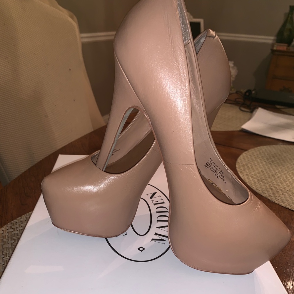 Steve Madden Dejavu Nude Stiletto Heel